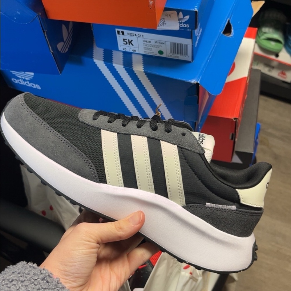 Adidas Men's Black and Cream Sneakers